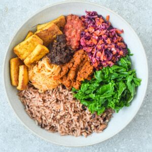 Waakye (Blacked eye peas and Rice) Large Pan with (64oz) Stew